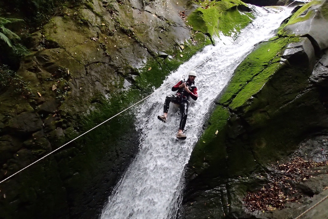 Tyrolienne finale du canyoning de langevin